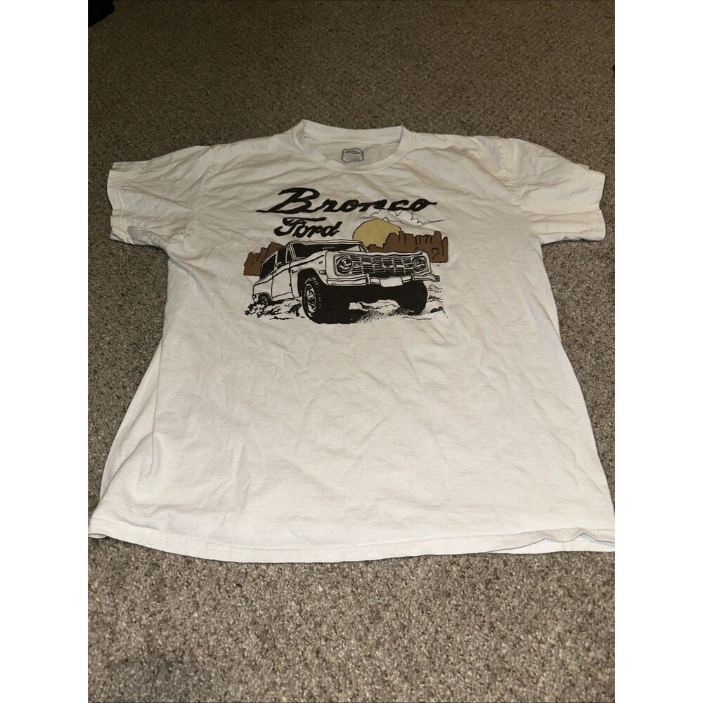 Ford Bronco Shirt Men’s White SUV Graphic Short Sleeve Sz Medium Official VTG